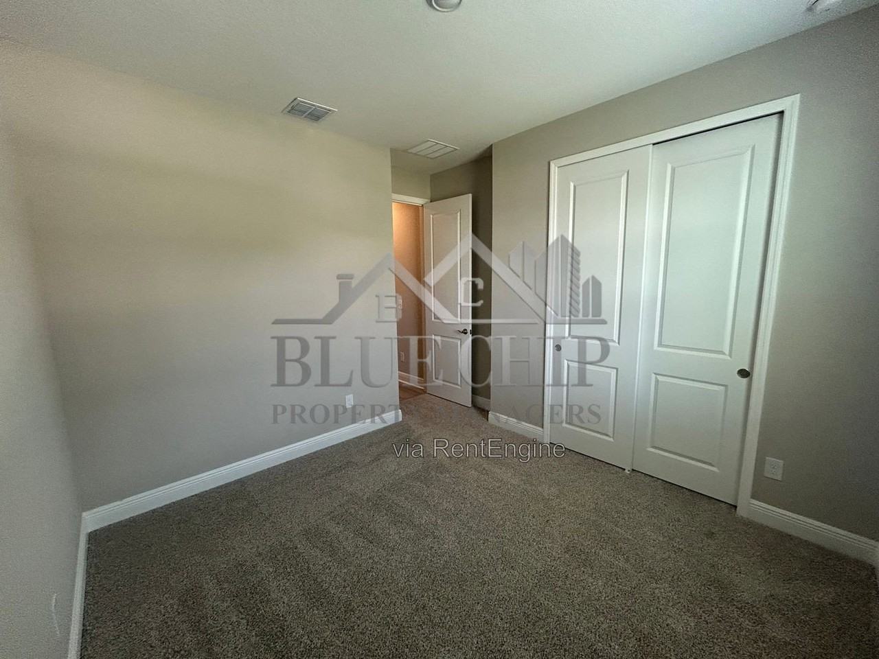 1008 British Cir - Photo 4 of 18