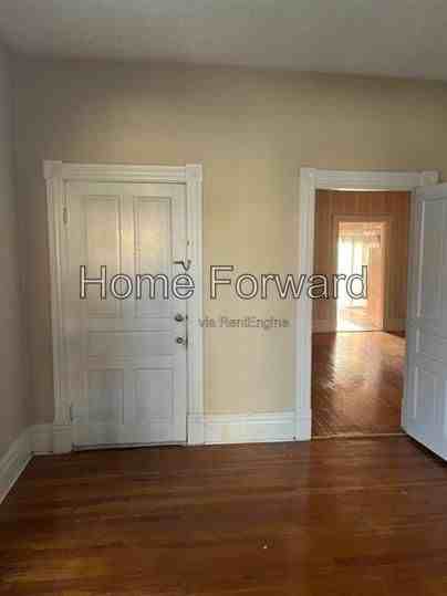 818 High St - Photo 3 of 9