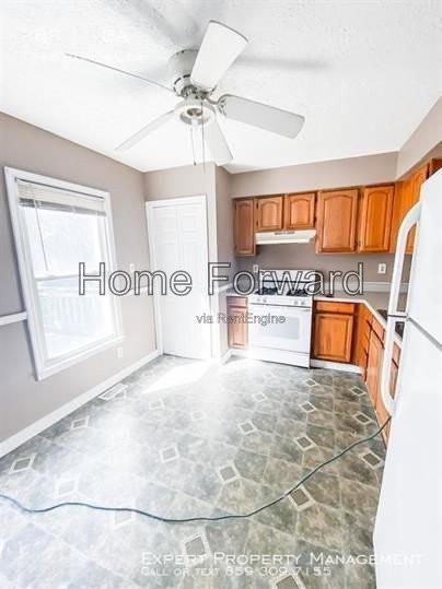 1216 Hammond Ave - Photo 3 of 12