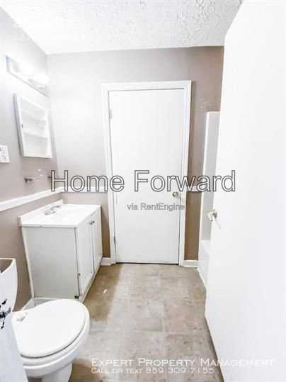 1216 Hammond Ave - Photo 4 of 12