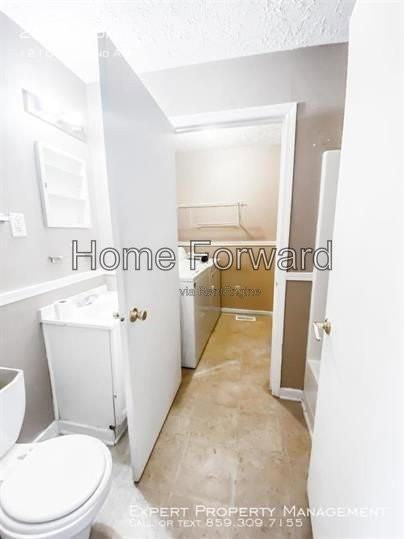 1216 Hammond Ave - Photo 5 of 12