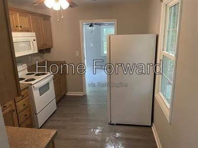100 Bristol Ave - Photo 7 of 12