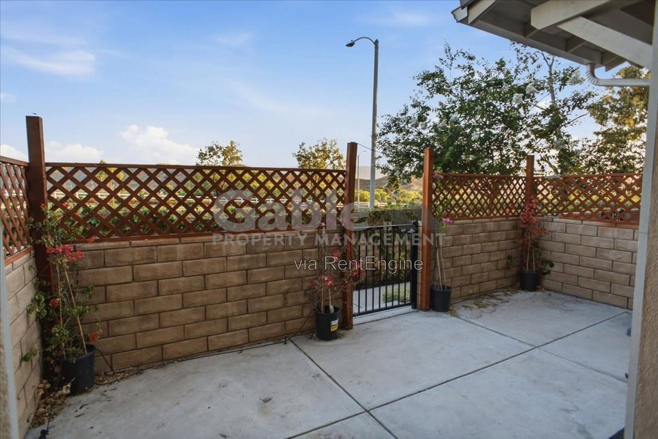 22728 Harmony Dr - Photo 3 of 19