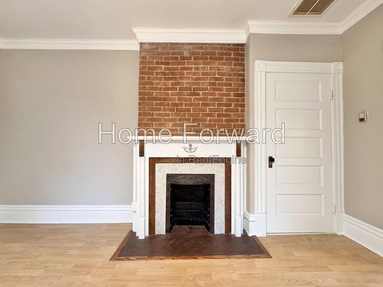 339 S Broadway Park #1 - Photo 5 of 11