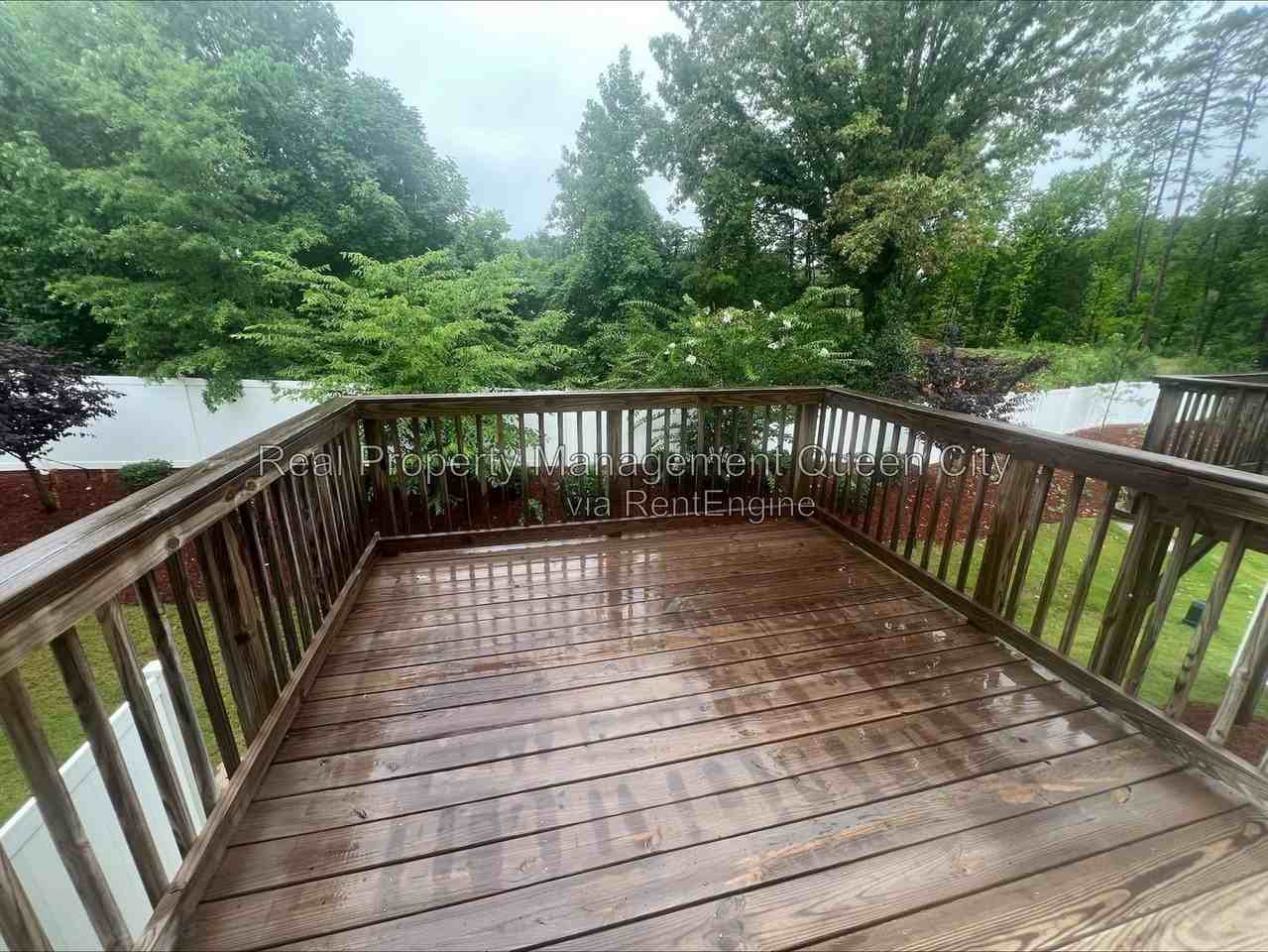 2407 Lazette Dr - Photo 3 of 19