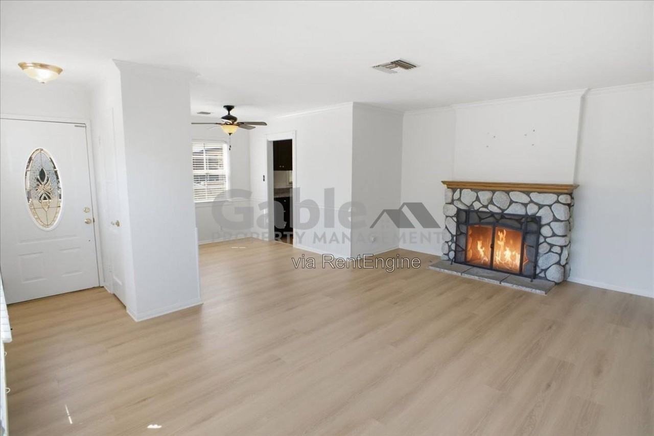 24943 Chestnut St - Photo 3 of 22