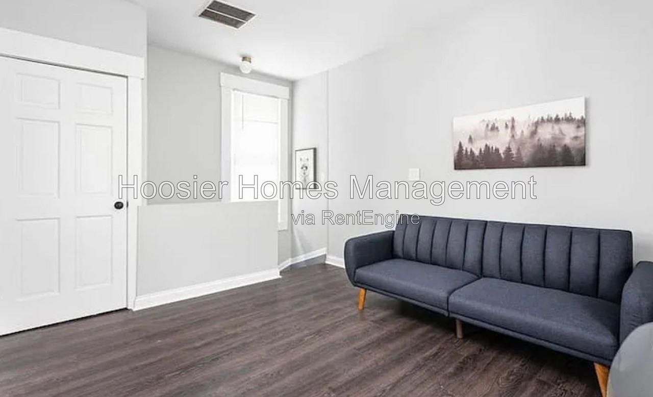 556 Fletcher Ave #B - Photo 3 of 10