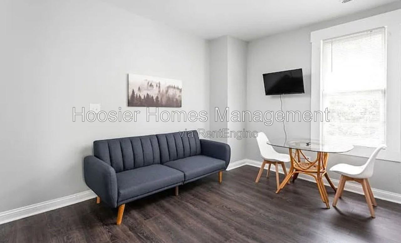 556 Fletcher Ave #B - Photo 4 of 10