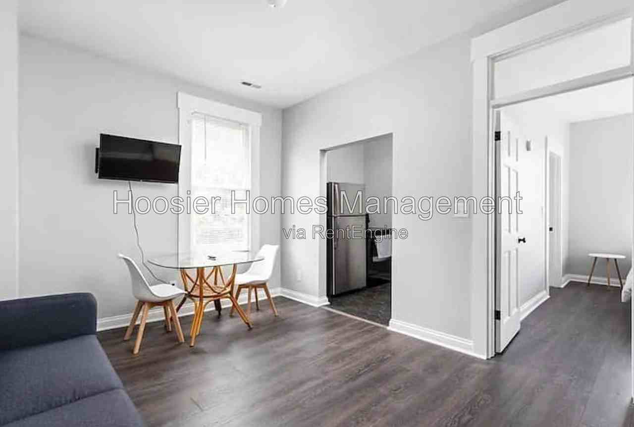 556 Fletcher Ave #B - Photo 5 of 10