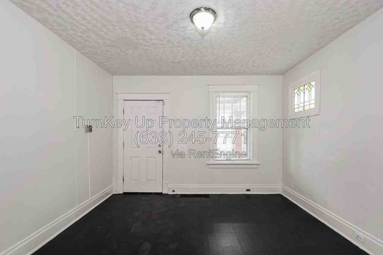 6997 Edison Ave - Photo 6 of 18