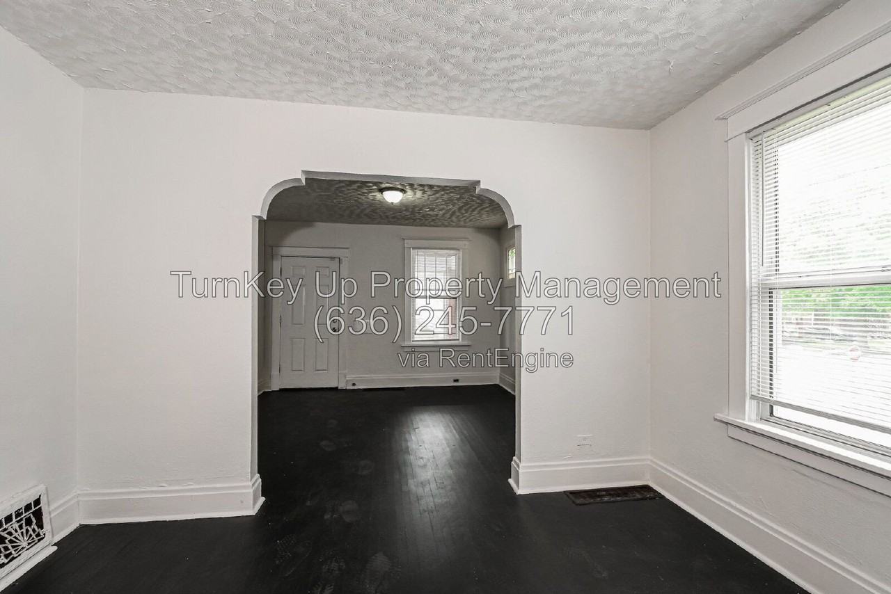 6997 Edison Ave - Photo 7 of 18