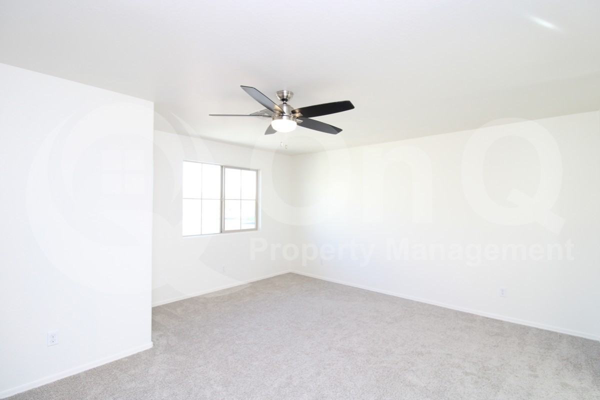 11443 W St John Rd - Photo 7 of 20
