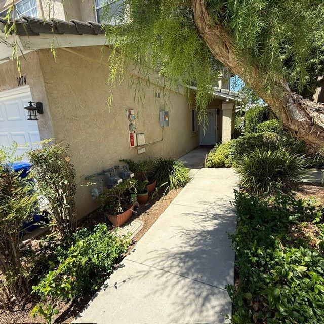 1074 Sumner Pl - Photo 4 of 4