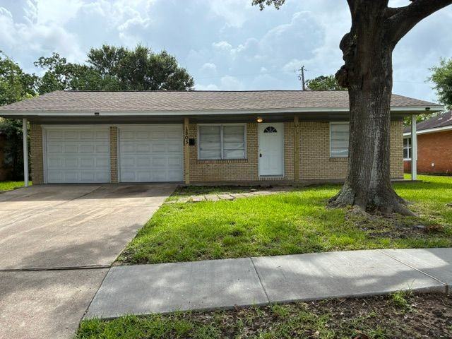 1805 Thelma Ln