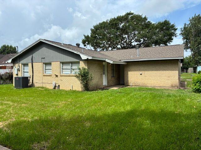 1805 Thelma Ln - Photo 4 of 23
