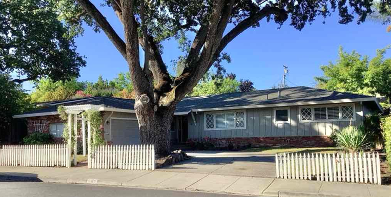 647 Bonita Ave - Photo 3 of 3
