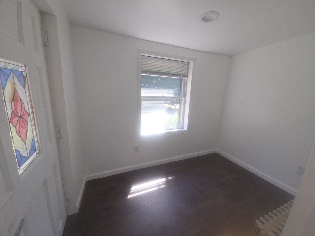 101 Maple St - Photo 3 of 17
