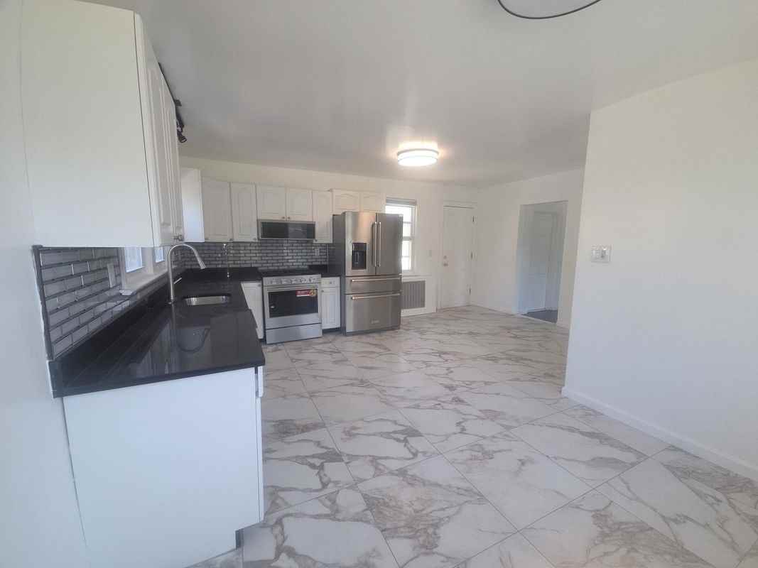 101 Maple St - Photo 5 of 17