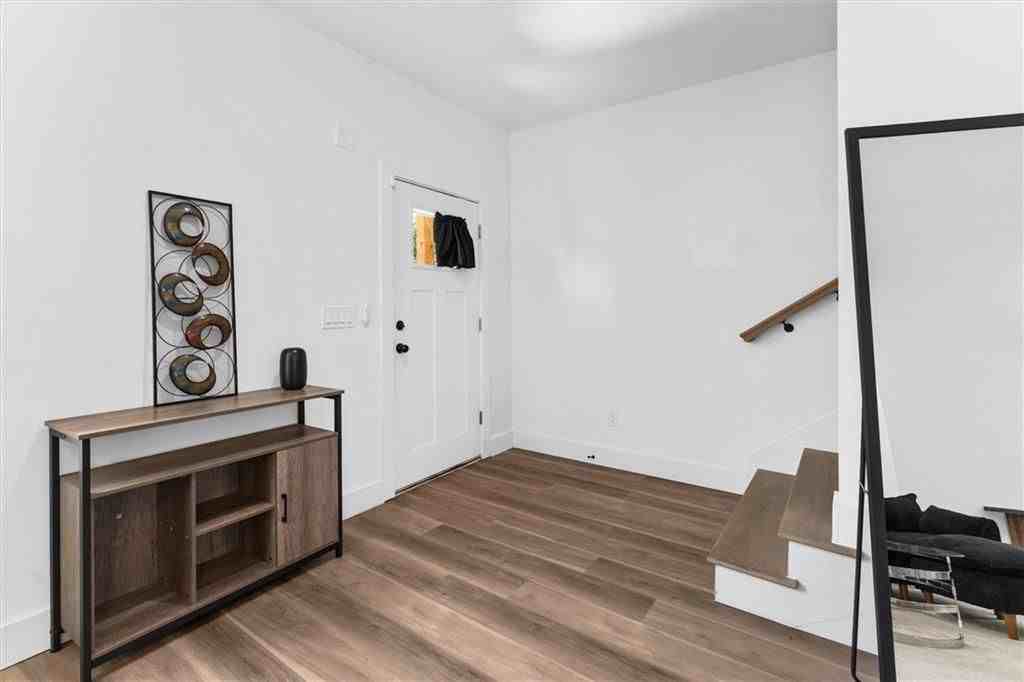 598 Formwalt St Sw ##B - Photo 2 of 49