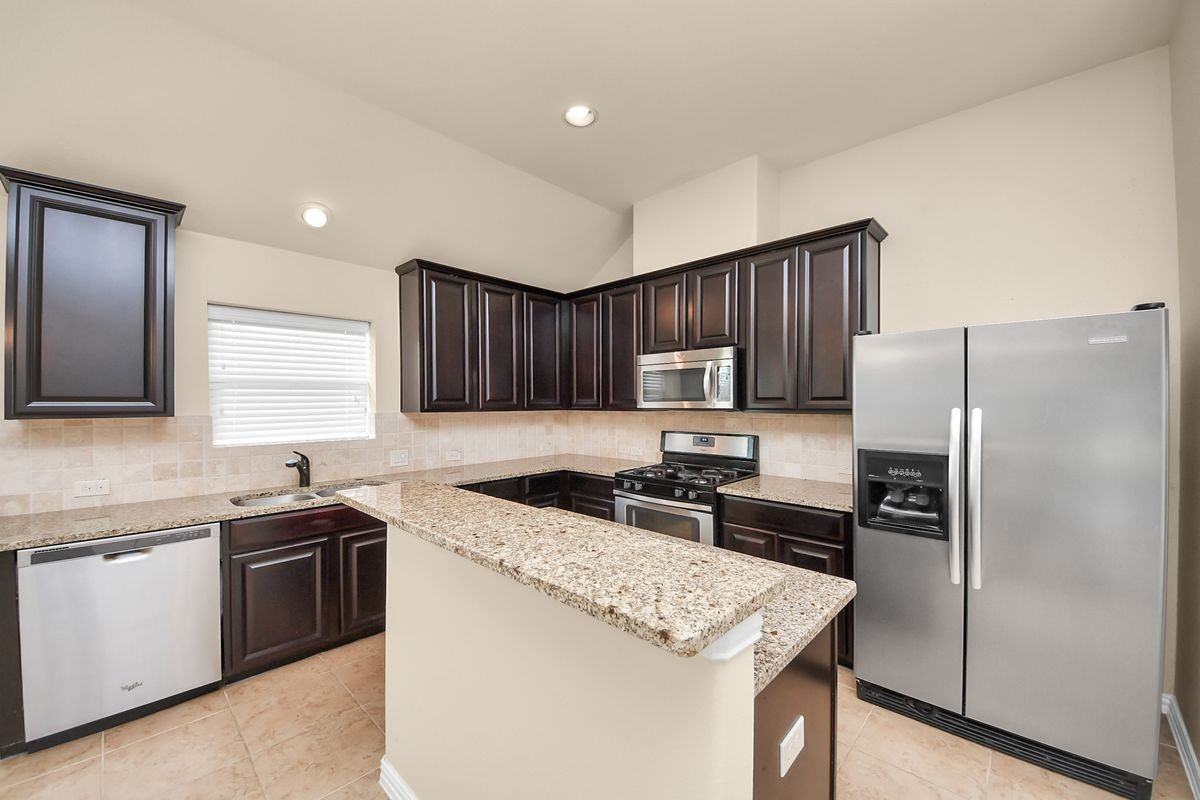 2527 Horned Owl Dr - Photo 3 of 5
