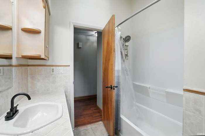 7214 Penrose Dr - Photo 3 of 14