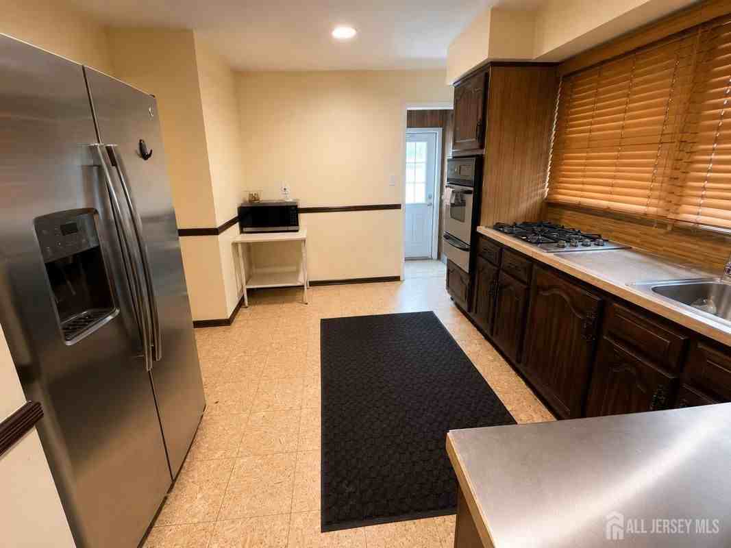 89 Oak Ln - Photo 4 of 16