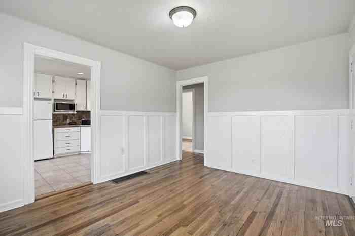 1200 S Vermont Ave - Photo 3 of 19