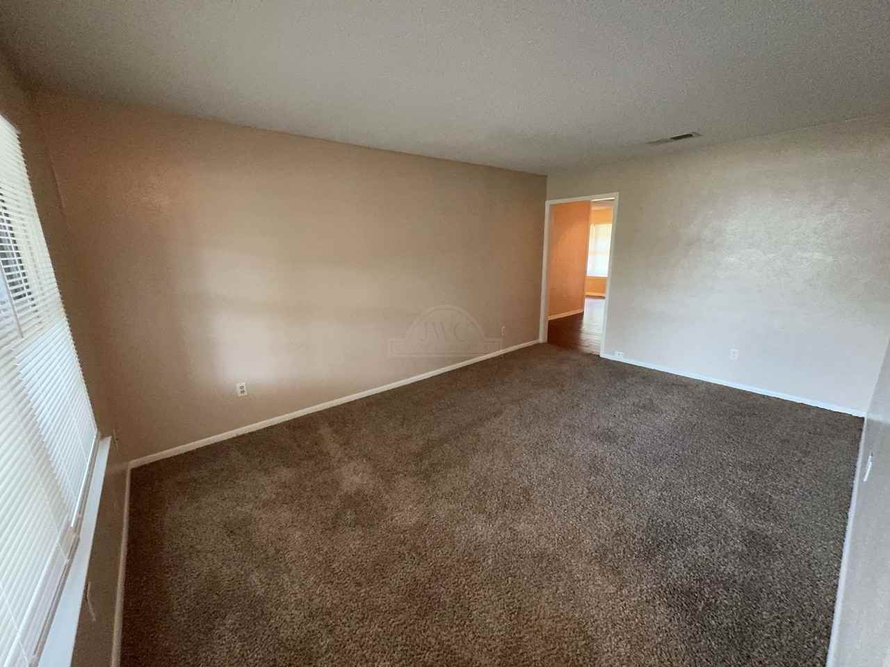 1013 Kathey Dr - Photo 2 of 19