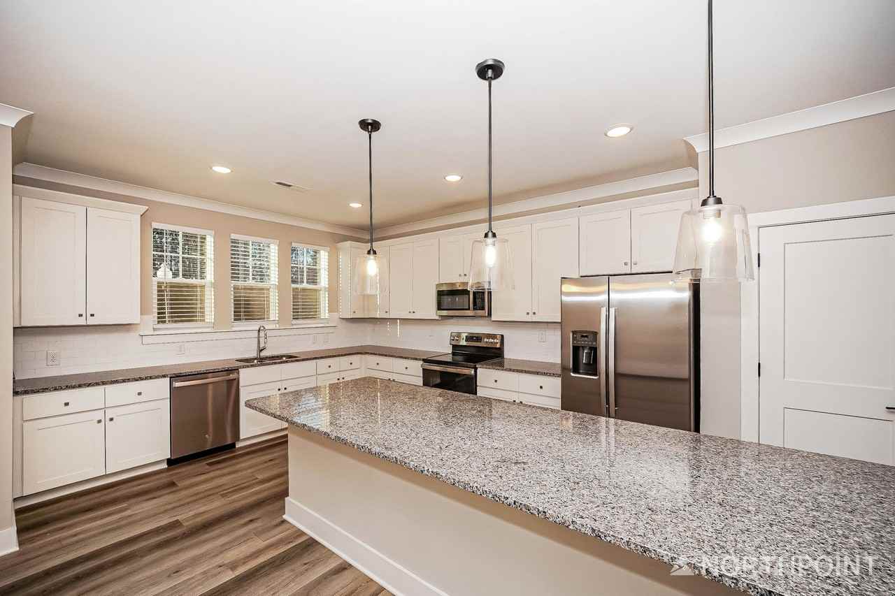 114 Glencoe Ln - Photo 4 of 23