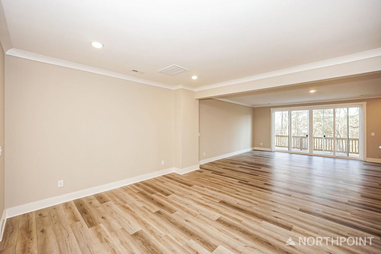 114 Glencoe Ln - Photo 5 of 23