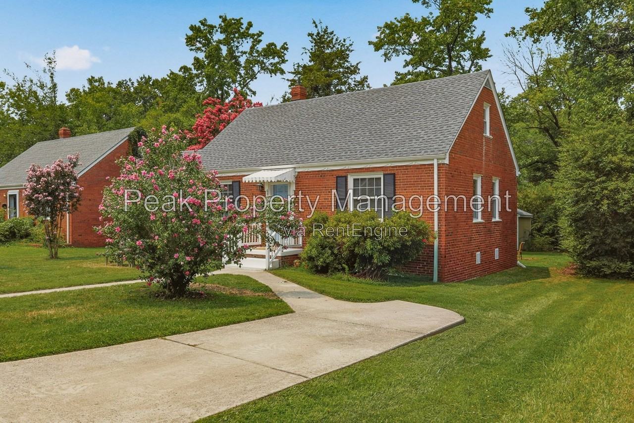 6410 Morningside Dr - Photo 3 of 23