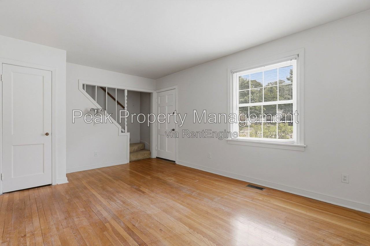 6410 Morningside Dr - Photo 5 of 23
