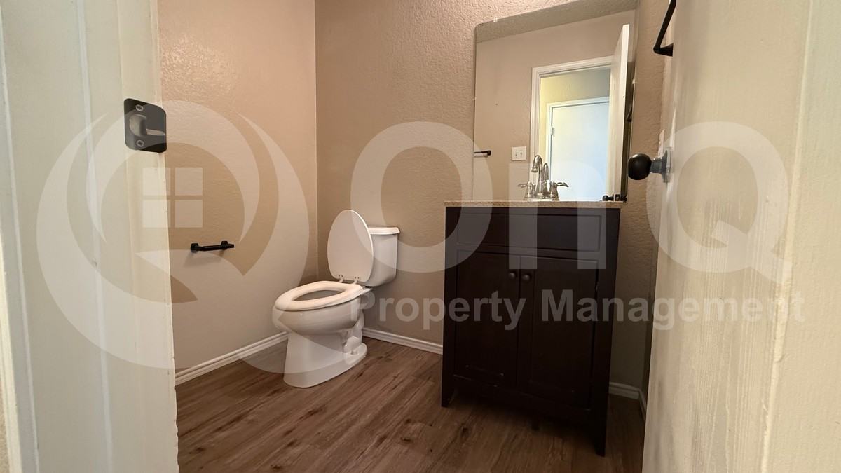 4937 Parkview Hills Ln - Photo 2 of 11
