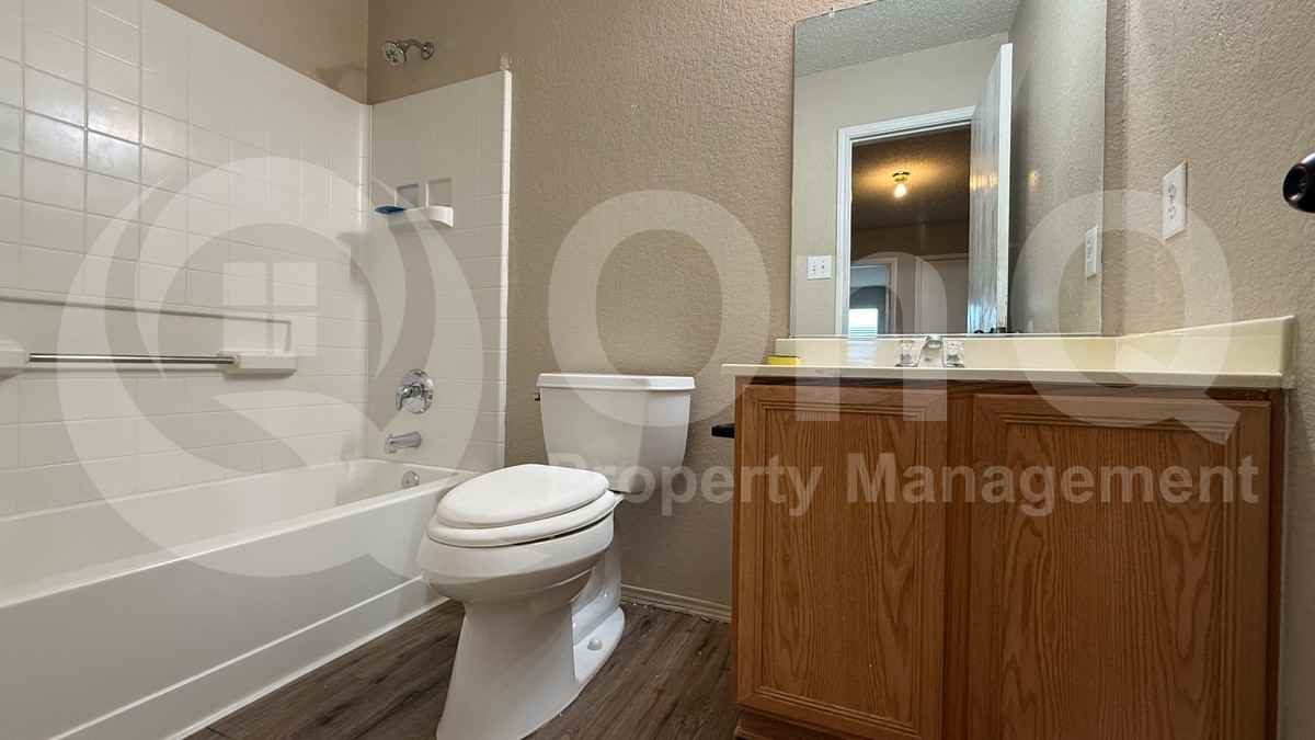 4937 Parkview Hills Ln - Photo 5 of 11