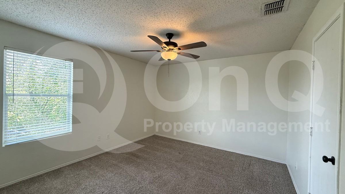 4937 Parkview Hills Ln - Photo 6 of 11