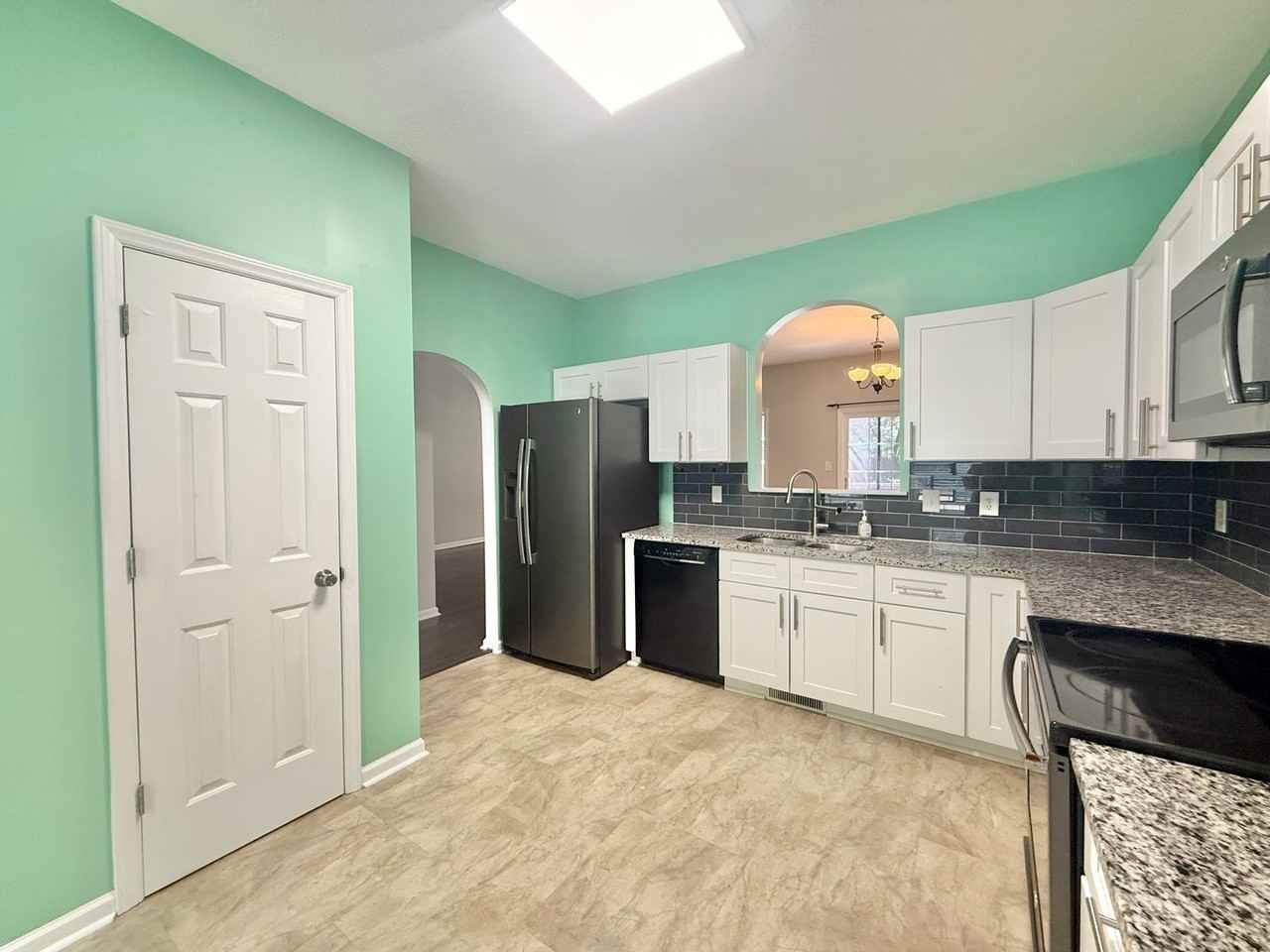 2809 Alder Ridge Ln - Photo 4 of 22