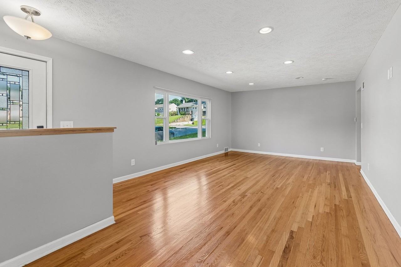 3101 S 36th St - Photo 7 of 29