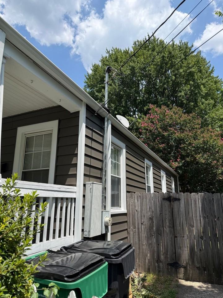 1724 Hawthorne Ln - Photo 2 of 22