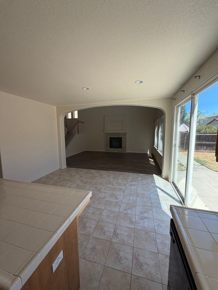 702 Chandon Dr - Photo 4 of 23