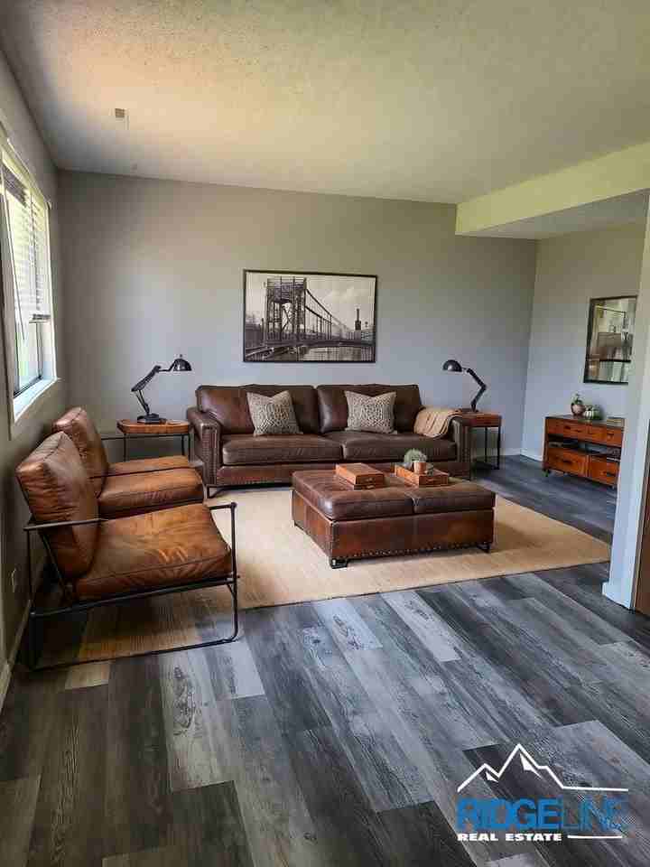623 Willow Creek Ct - Photo 4 of 13