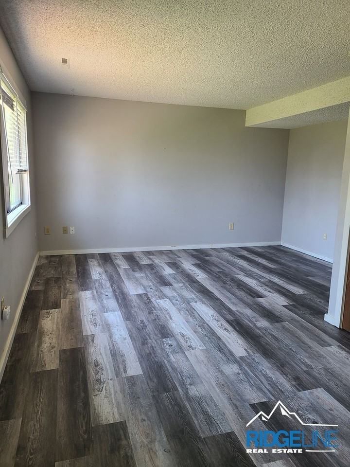 623 Willow Creek Ct - Photo 5 of 13