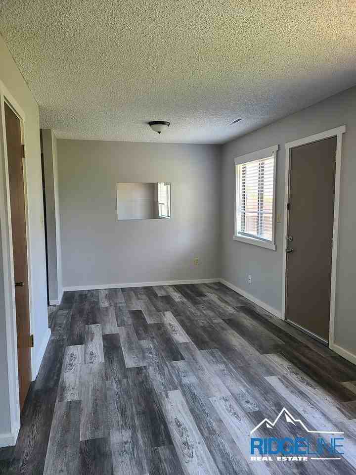 623 Willow Creek Ct - Photo 6 of 13