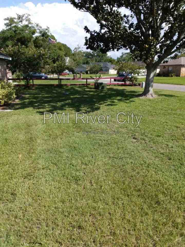 2320 Locustwood Ct - Photo 4 of 50