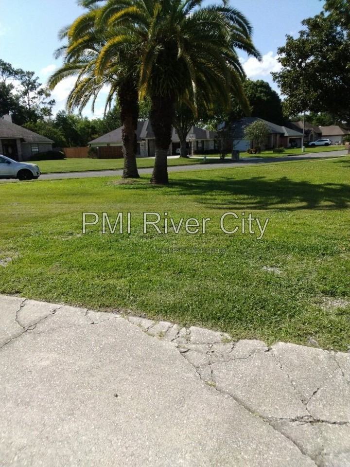 2320 Locustwood Ct - Photo 6 of 50