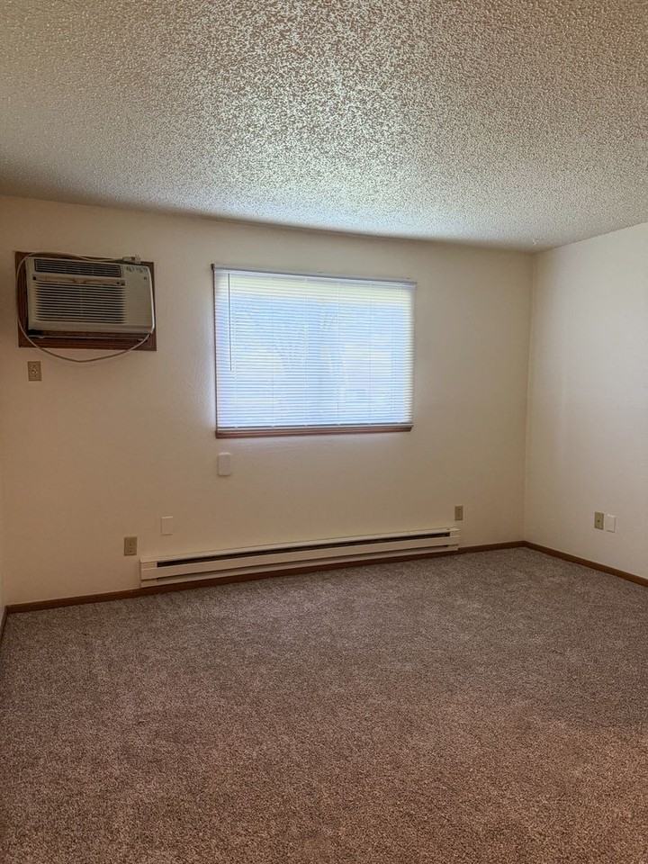 2144 8th Ave NW - Photo 6 of 8