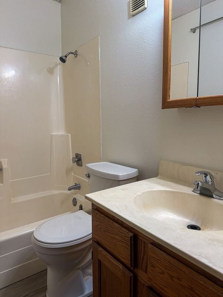 2144 8th Ave NW - Photo 7 of 8