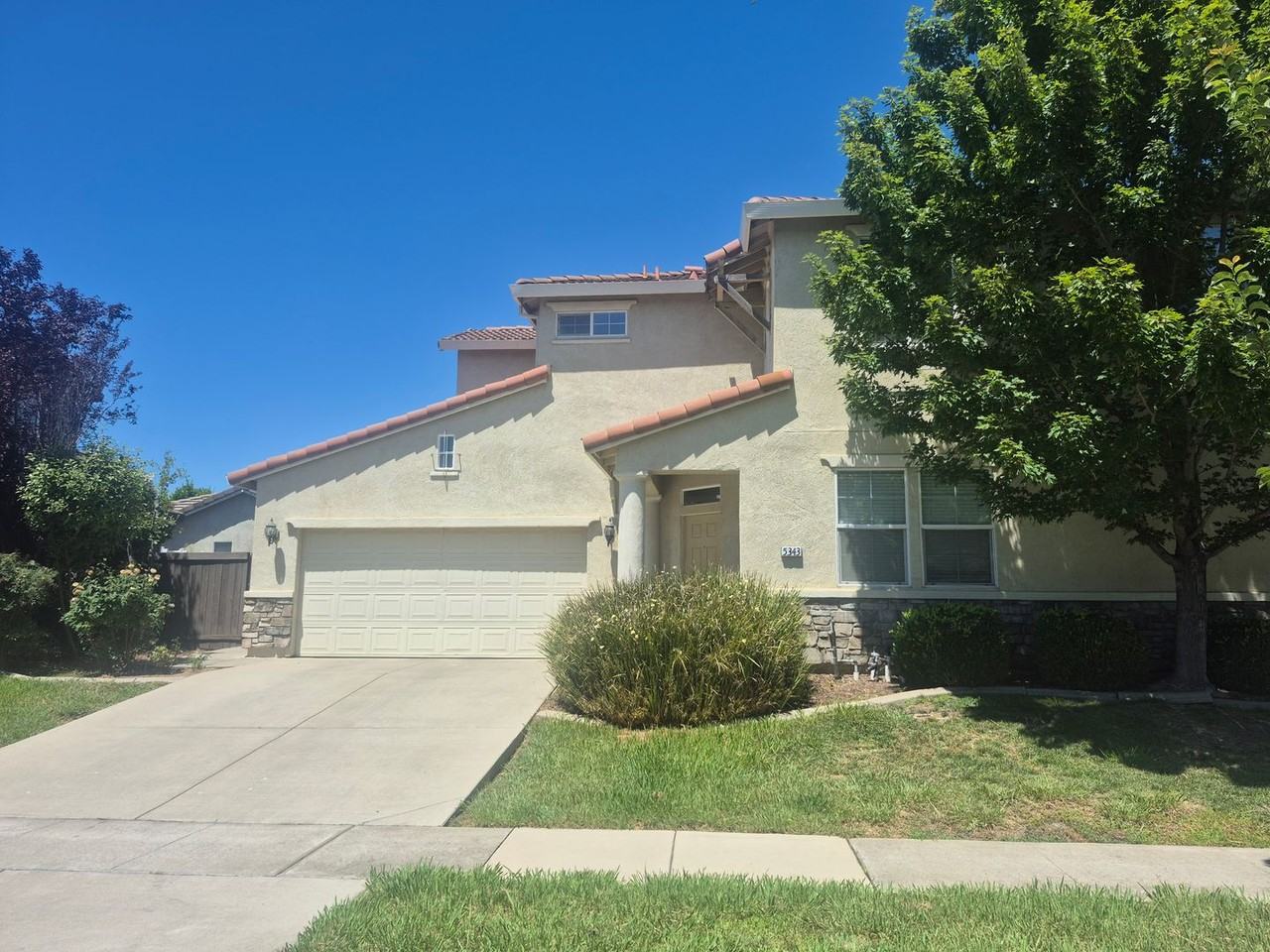 5343 Dunlay Dr - Photo 2 of 24