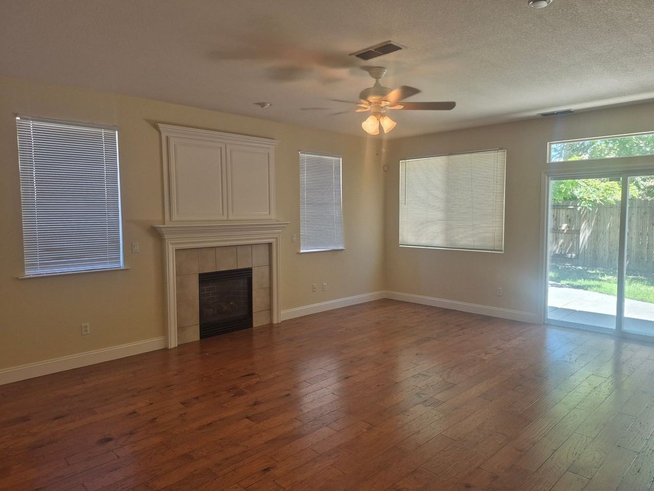 5343 Dunlay Dr - Photo 7 of 24