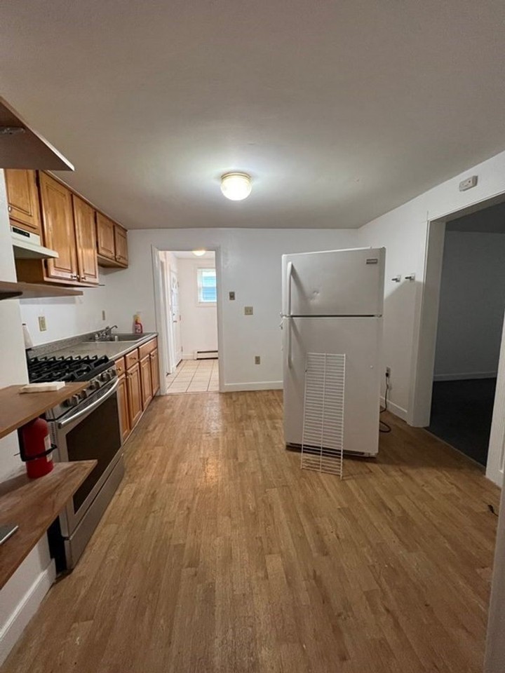 55 Leyden St - Photo 2 of 8
