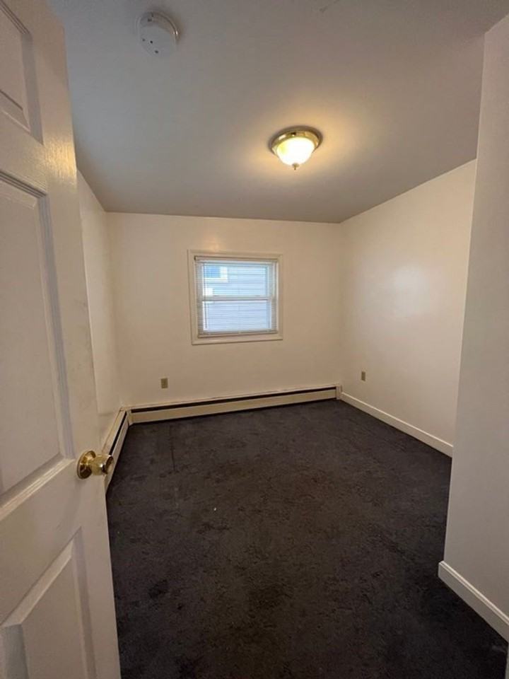 55 Leyden St - Photo 6 of 8